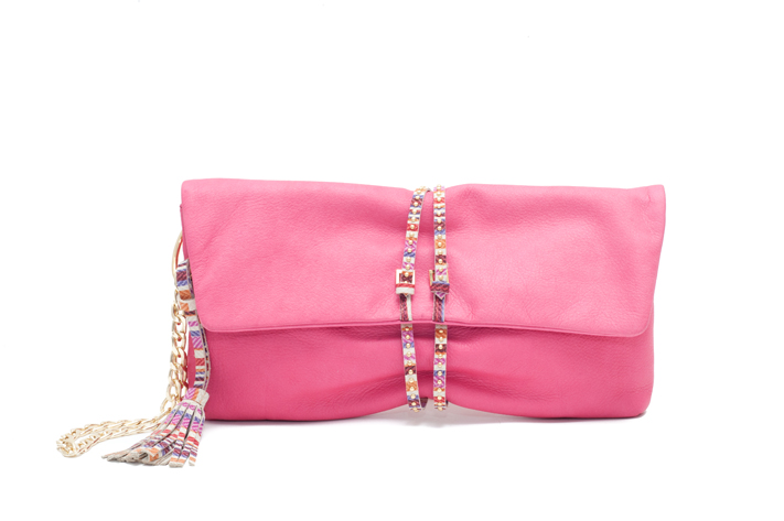 Clutch em pele cor-de-rosa_79.90